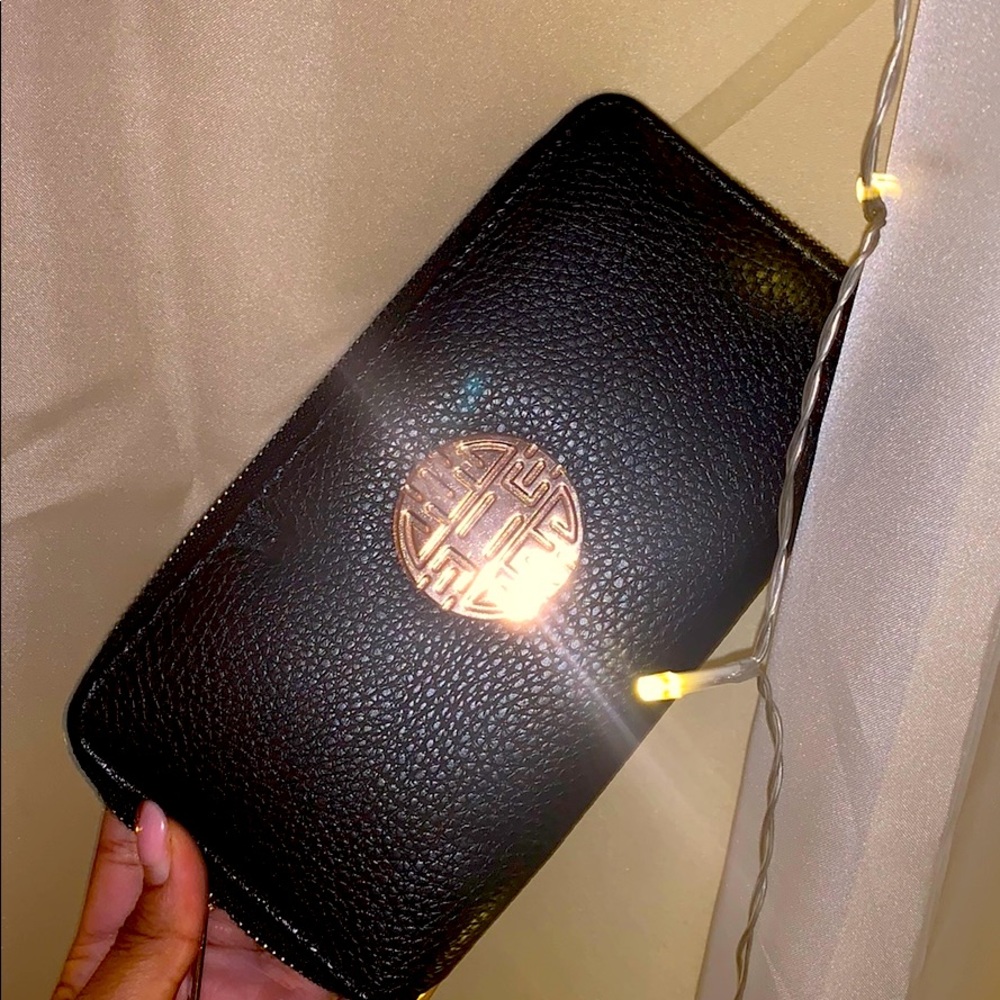 Black wallet